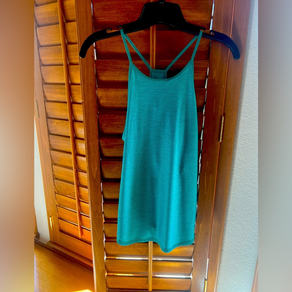 Lululemon athletic top size 4